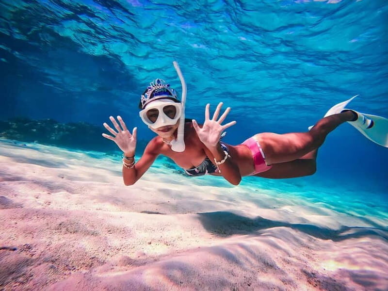 Amalfi: Boat Adventure Caves, Beaches, Snorkeling & Positano - Start in Amalfi: the Sea Horse meeting point and first cruise views