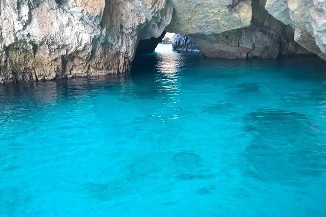 Amalfi Coast Boat tour Small Group - What’s included on board (and what can cost extra)