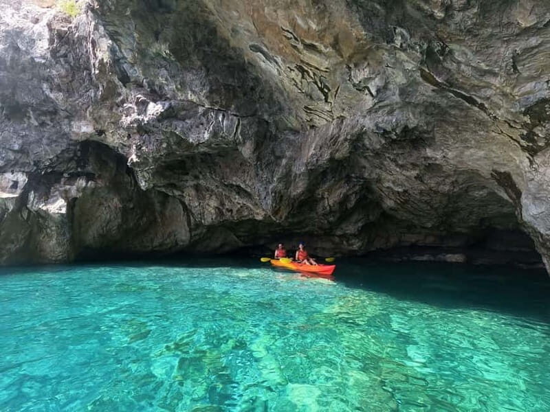 Amalfi Coast: Kayak & Snorkeling tour, sea caves and beach - First briefing and sea-safety basics with an English guide