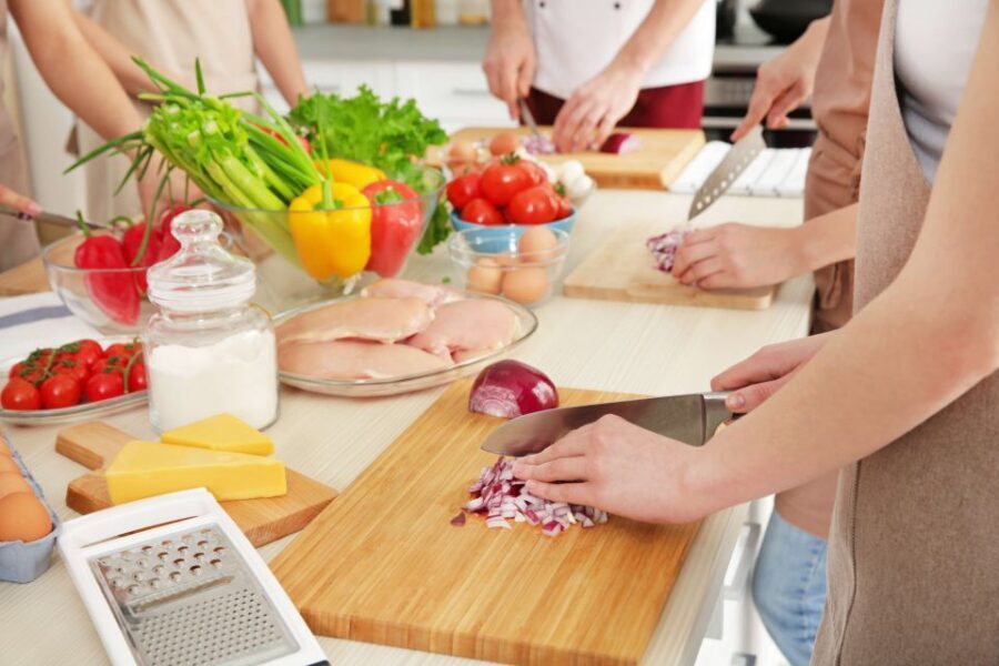 Amalfi: Cooking Class and Farmhouse Visit With Meal - Inside the kitchen: four dishes and real participation