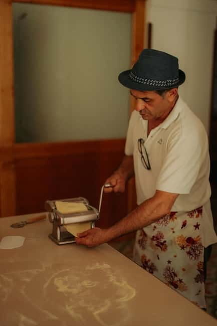 Amalfi: Cooking Class with Pasta, Mozzarella, and Tiramisù - Logistics that can make or break your day (no pickup included)