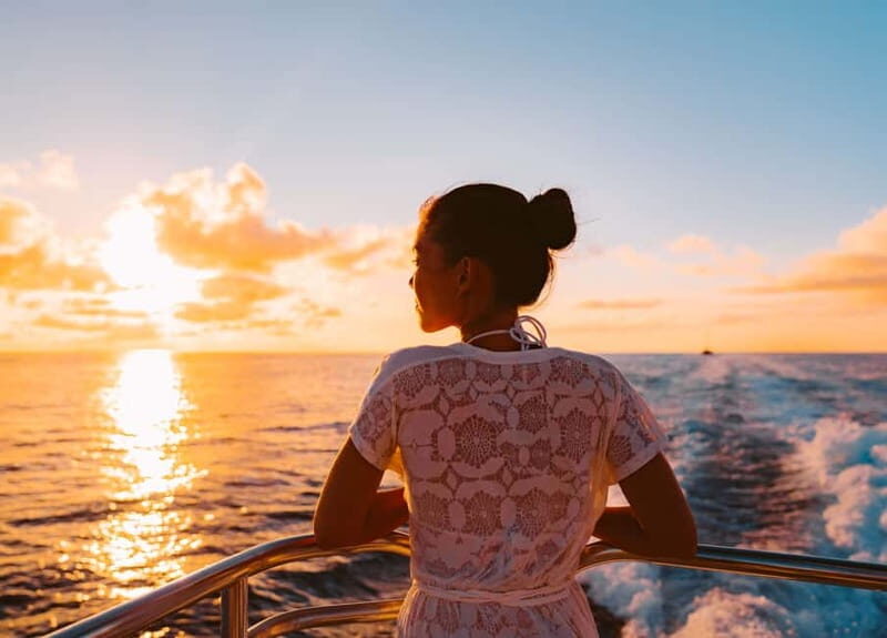 Amalfi: Sunset Boat Tour with Fruit and Drinks - The Cruise Out of Amalfi: Watching the Coast Like a Local