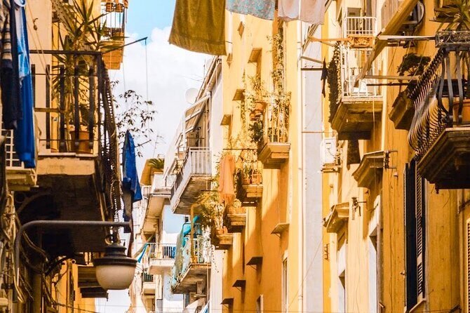 Authentic Naples Food Tour with 8+ Tastings of Pizza, Wine & More - What you actually get to taste: 8+ stops that add up to a meal