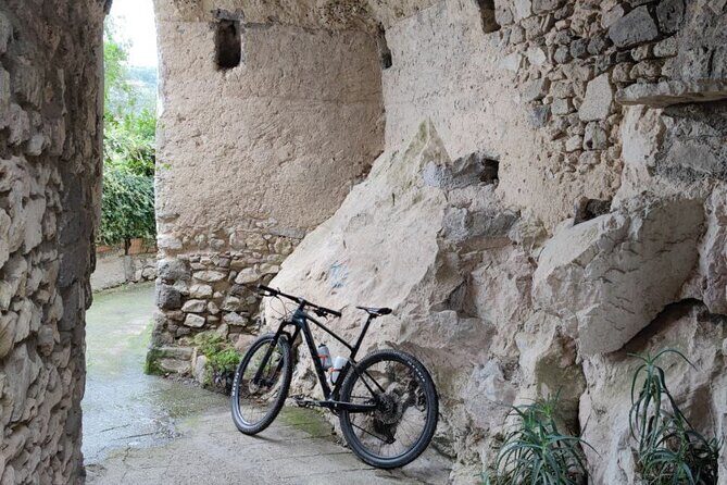 Backroads & Limoncello Experience: Sorrento E-Bike Tour - Stop 1: Sorrento Coast to Massa Lubrense for Capri Views and Lemon Orchards