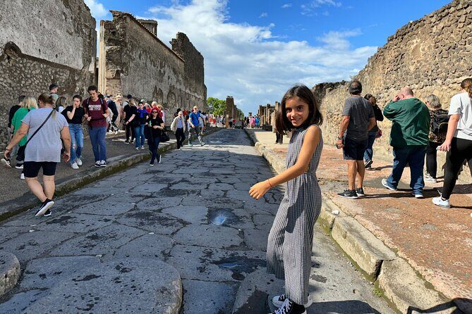 Best Pompeii Private Tour from Naples Port or Hotel Pick Up - The Naples Stop: A Quick Orientation Back in the City