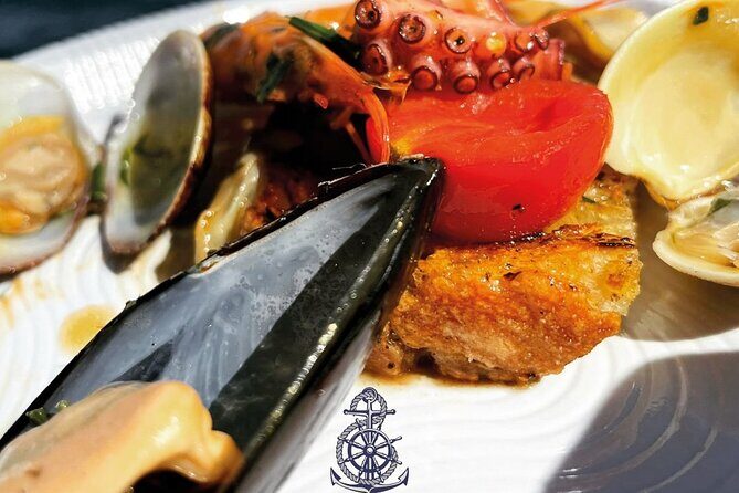Boat excursion with lunch on board to discover Ischia - A family-run boat vibe that makes Ischia feel close