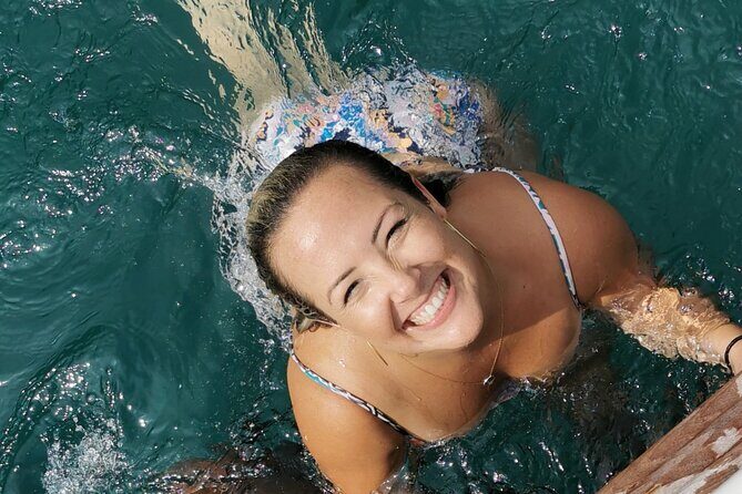 Capri Boat Daily Tours - On-board comfort: snacks, drinks, showers, and swim-ready gear