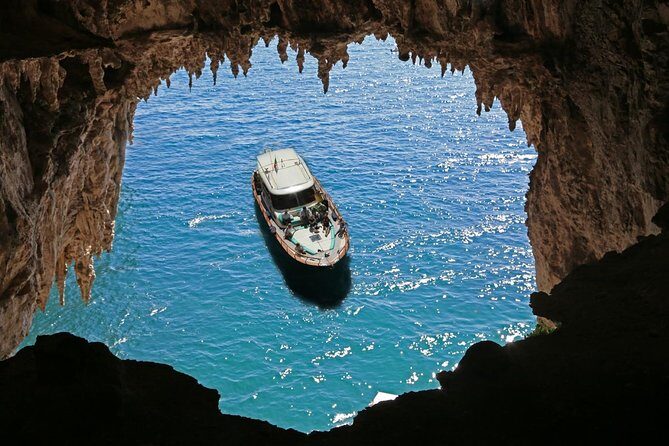 Capri Boat Tour from Sorrento: Swim, Grottos & Light Lunch - Getting to the boat fast: meet near Porto di Sorrento