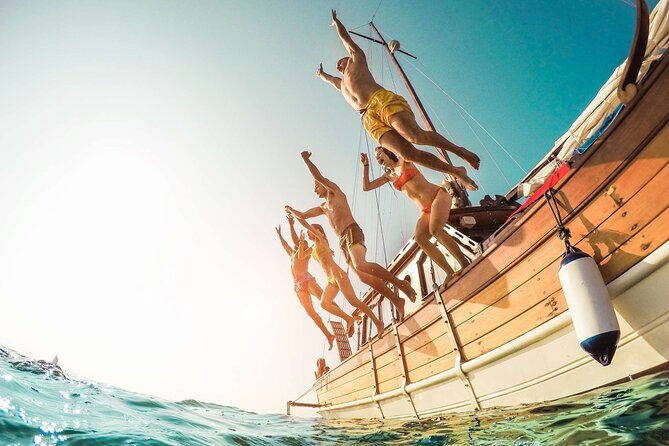 Capri Island Boat Tour from Amalfi with Snorkeling | Small Group - Key things that make this Capri boat tour click