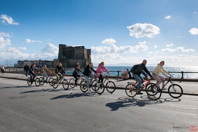 Central Naples Bike Tour - Meeting at Bicycle House and what the first minutes feel like