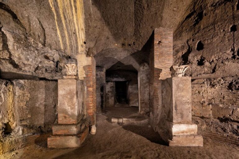 Ercolano: Herculaneum Skip-the-Line Ticket & Audio Guide - Skip-the-line + audio at your pace: how the experience works
