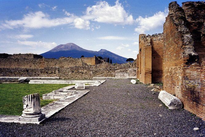 Explore Pompeii & Amalfi in One Day from Naples with Free Time - Guide quality can swing the whole experience