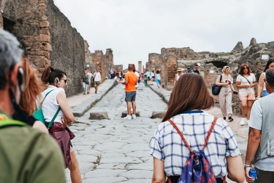 From Naples or Sorrento: Pompei Half-Day Tour - Markets, artisan shops, and what the streets can tell you