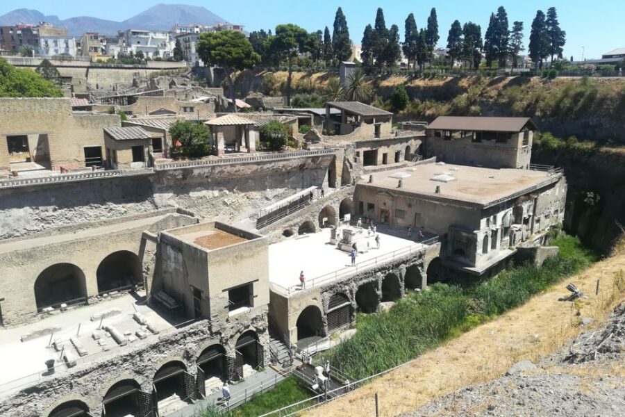 From Naples: Pompeii and Herculaneum Tour with Lunch - Herculaneum After Lunch: Why This One Feels More Personal