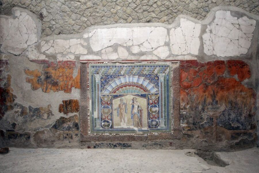 From Naples: Pompeii and Herculaneum Tour with Lunch - Small-Group Vibes, Audio vs. Live Guides, and Bilingual Effects