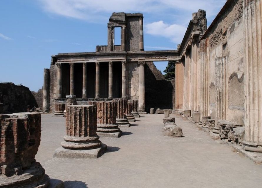 From Naples: Pompeii and Herculaneum VIP Tour with Lunch - Pompeii street life: baths, villas, and the Vesuvius story