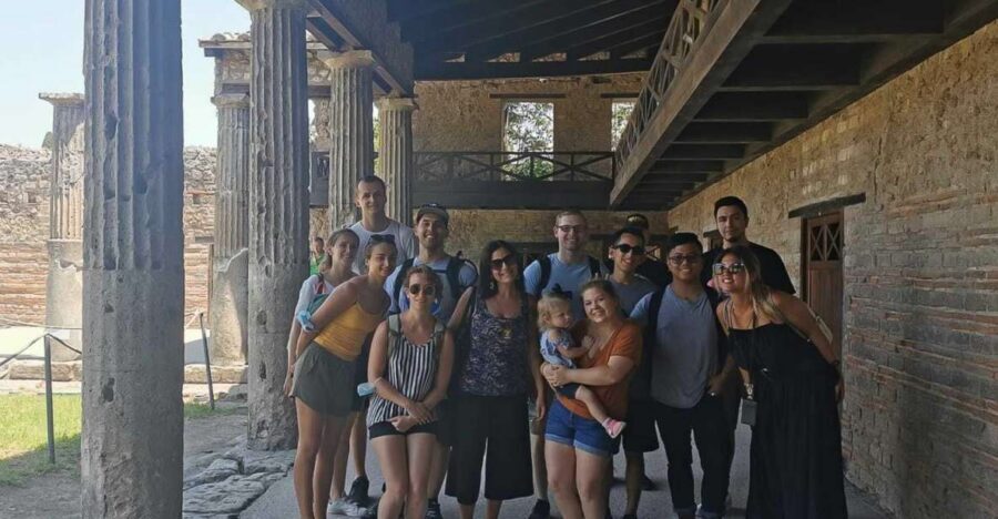 From Naples: Pompeii and Sorrento Full-Day Tour - Making sense of everyday life in the Imperial age