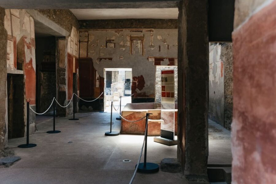 From Naples: Pompeii Ruins & Mount Vesuvius Day Tour - Pizza lunch in Pompeii: local food, quick pacing