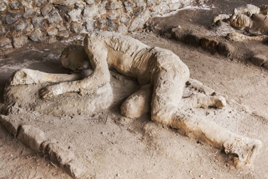 From Naples: Pompeii Skip-the-Line Entry Ticket and Tour - Skip-the-line entry: how you start seeing Pompeii sooner
