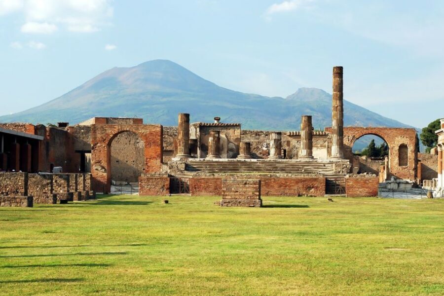 From Naples: Pompeii Skip-the-Line Entry Ticket and Tour - Languages and the reality of a mixed-group day