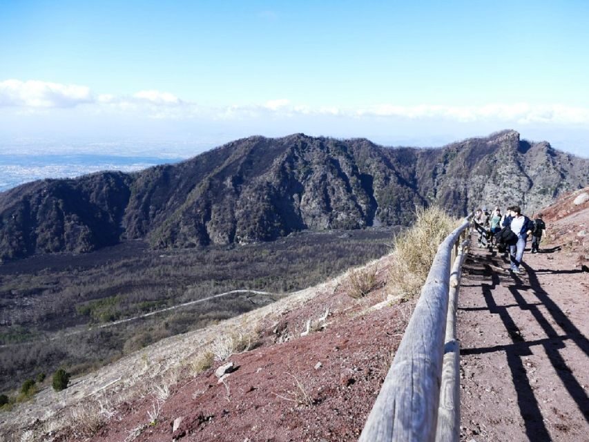 From Sorrento: Day Tour to Pompeii Ruins and Mount Vesuvius - Why Pompeii and Vesuvius fit together so well