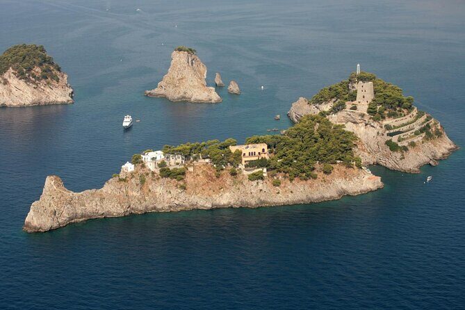 From Sorrento/Nerano:Amalfi Shared Tour (9:00am or 11:15am ) - Key highlights that matter on the ground