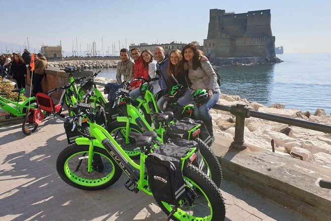 Guided tour of Naples by FAT electric bike - How the tour talks to you: audio earpiece vs live guide