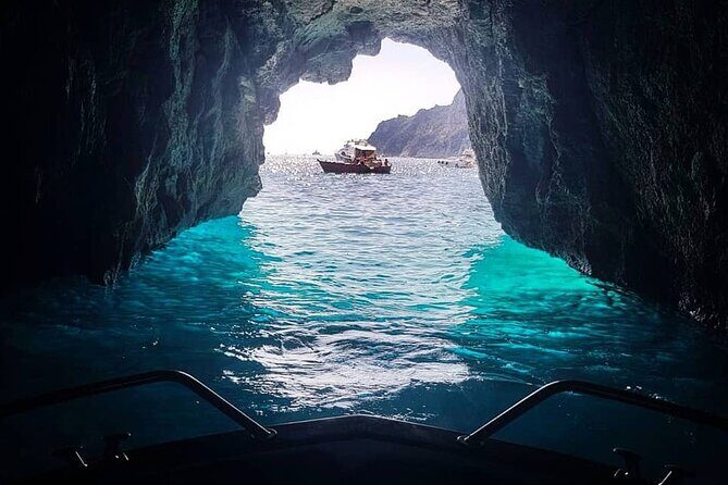 Half Day Private Boat Tour of Capri - Half-day private boat tour of Capri: what you’re really paying for