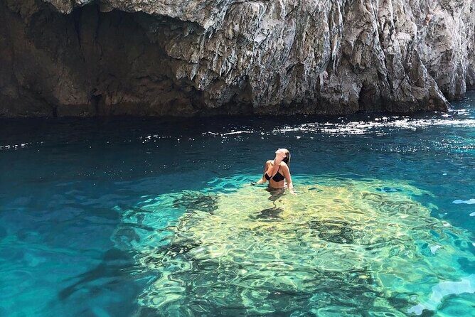 Half day tour of Capri by private boat - Faraglioni and the west-coast lighthouse run