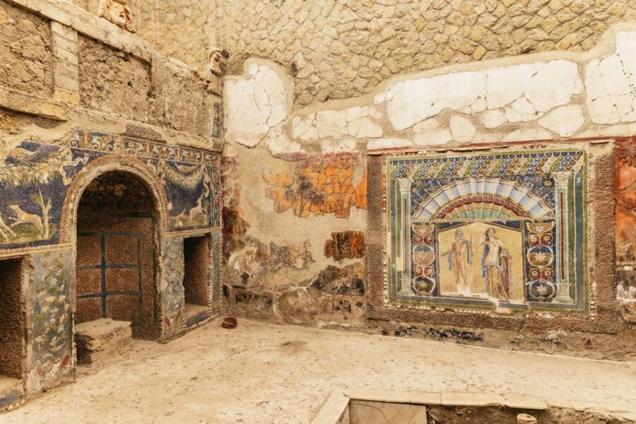 Herculaneum: Skip-the-Line Guided Tour with Archaeologist - The waterfront story: more than 300 people at sea