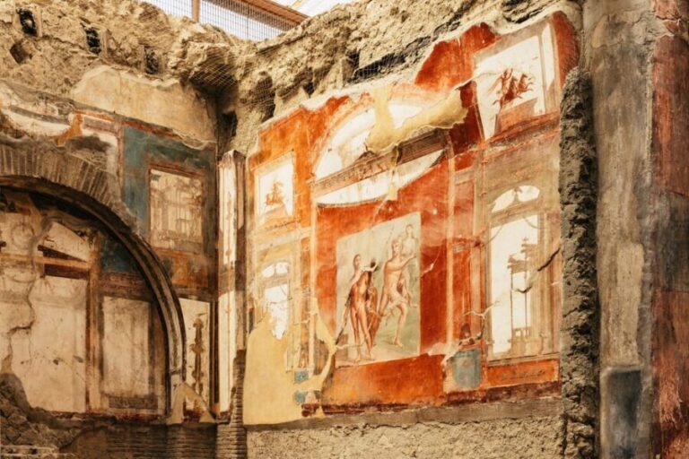 Herculaneum: Skip-the-Line Guided Tour with Archaeologist - Meeting point and what to bring for an outdoor site