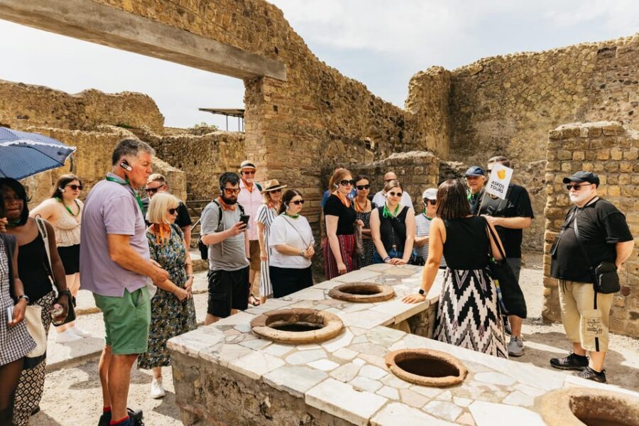 Herculaneum: Skip-the-Line Guided Tour with Archaeologist - Thermal baths, gymnasium, and the Forum: public life and movement