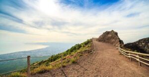 Mount Vesuvius 4-Hour Volcano Tour with Wine Tasting - Two routes up Vesuvius: Crater Path vs Valley of Hell