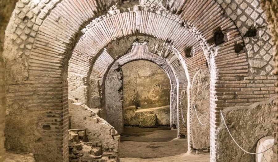 Naples: City Walking Tour w/ Underground Roman Ruins Ticket - Start at Piazza Municipio and build a Naples map in one go