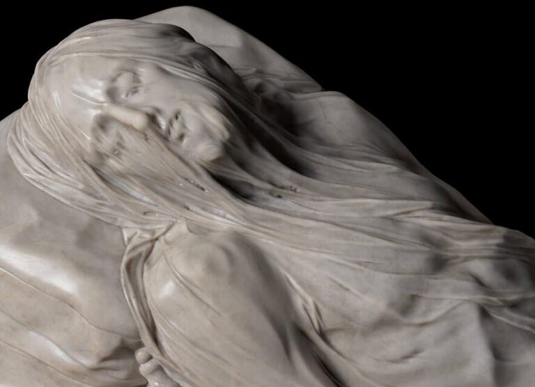 Naples: Downtown Tour with Veiled Christ & St Clare Tickets - The start at Piazza del Gesù Nuovo: a smart Naples launchpad