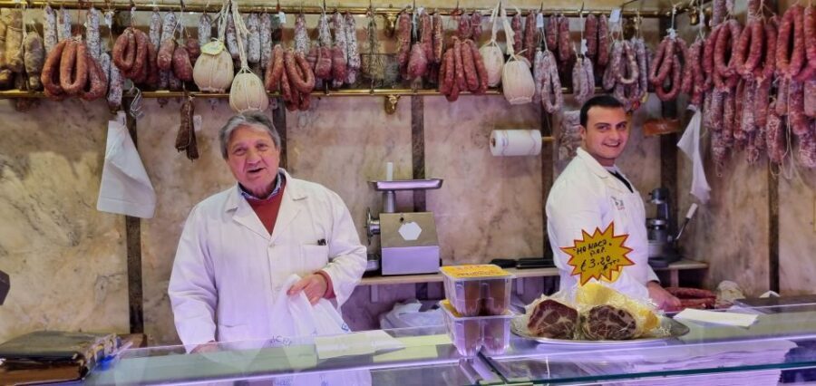 Naples: Food Tour with Davide - Davide’s storytelling: humor, pacing, and real Naples context