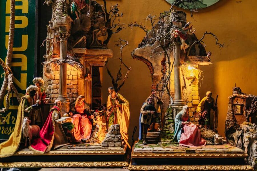 Naples: Old Town Guided Walking Tour - Shared vs. private walking tour: which option is the better deal