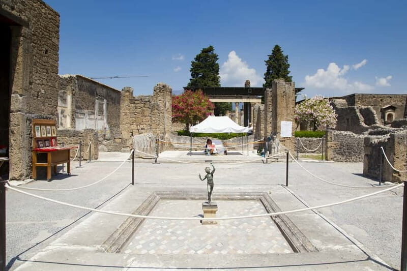 Naples or Sorrento: Full-Day Pompeii and Mount Vesuvius Tour - Key Reasons This Day Trip Works