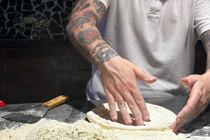 Naples Pizza Class: Learn, Bake & Eat the Authentic Pizza Taste - Entering Via San Paolo 26: Getting Oriented Fast