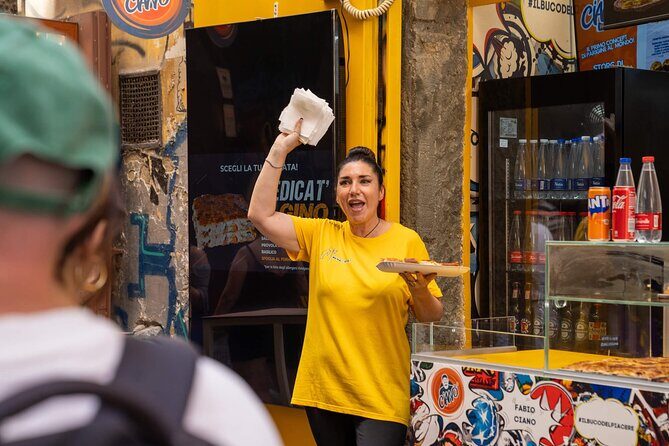 Naples Pizza & Drinks Tour: A Slice of Naples with Eating Europe - Stop 2: Passione di Sofì and pizza montanara (the street-food way)