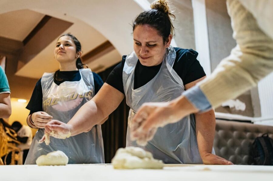 Naples: Pizza-Making Workshop with Drink and Appetizer - Mozzatura and Hand-Stretching: Shaping the Pizza the Neapolitan Way