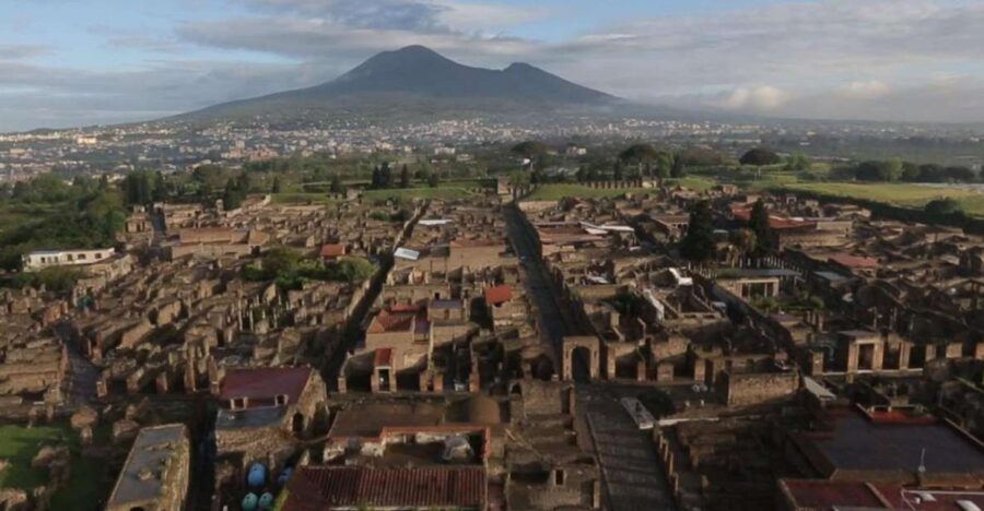 Naples: Pompeii and Herculaneum Tour with Tickets and Lunch - Lunch at Pompeii: A Break That Helps You Keep Up the Pace