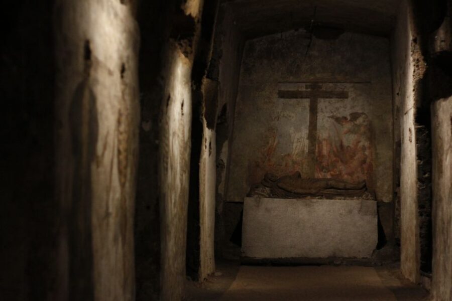 Naples: San Gaudioso Catacombs Guided Tour - Frescoes, mosaics, and the early Christian motifs you’ll spot