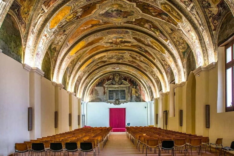 Naples: San Lorenzo Maggiore and Neapolis Sotterrata Ticket - San Lorenzo Maggiore Church: frescoes first, then the complex