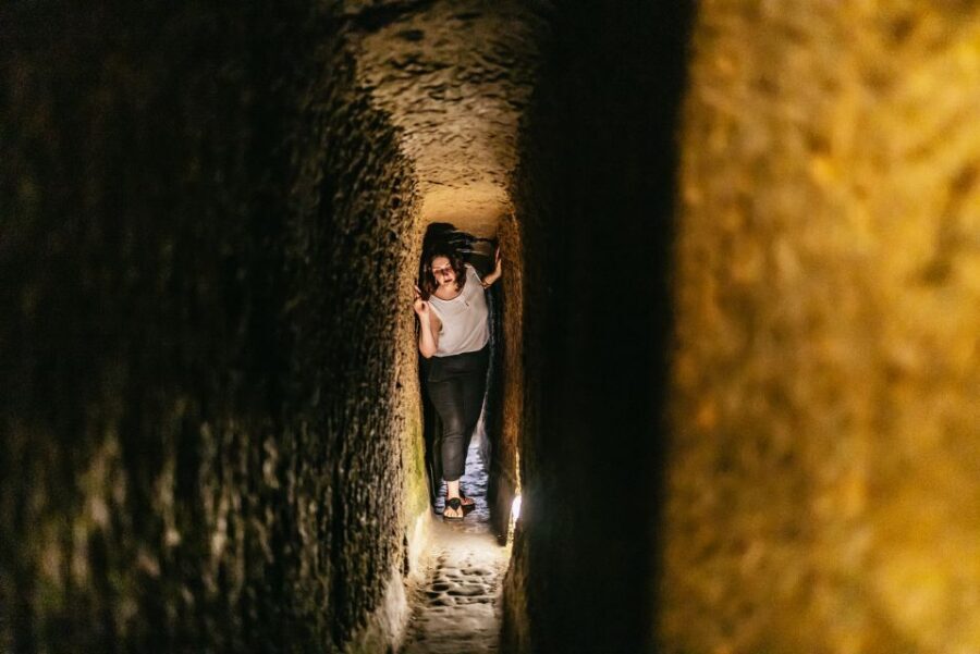 Naples: Spanish Quarters Underground Guided Tour - Practicalities: Getting There, How Long It Takes, and Who Should Skip It