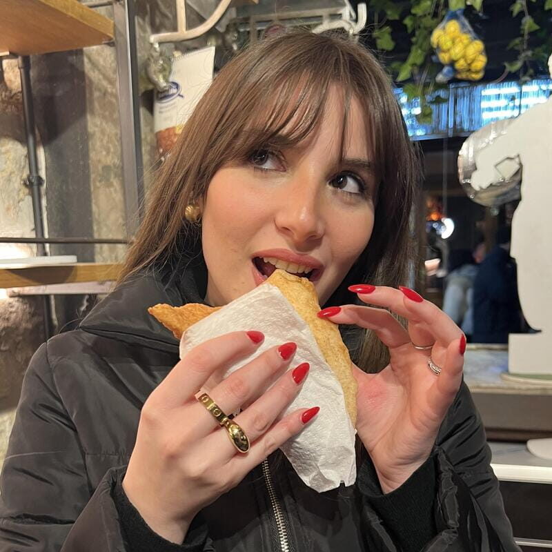 Naples: Street Food Walking Tour with Local Guide - Arancini, Frittate di Pasta, and Piazza del Gesù Sweets