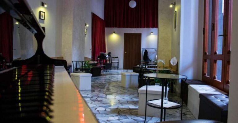 Naples: Traditional Neapolitan Music Concert - Why the concert feels authentic: performance style and audience energy