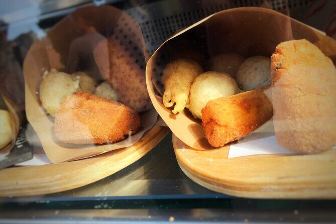 Naples' Ultimate Street Food Tour - Small Group by Do Eat Better - How much food you really get (and why the price works)