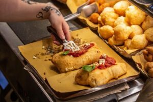 Not Just Another Naples Street Food Tour with Eating Europe - Meeting Point at Ke Kafè, Then Straight Into the Galleria Atmosphere