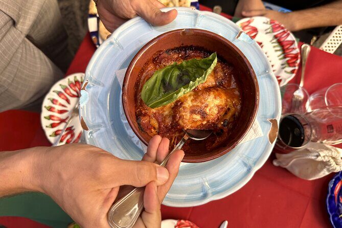 Old Town Sorrento Food Tour with 6+ Amalfitan Food Tastings - Stop 1: Piazza della Vittoria (the perfect start square)